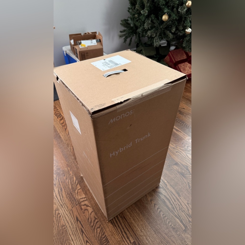 Monos Hybrid Trunk in Obsidian - New Unopened